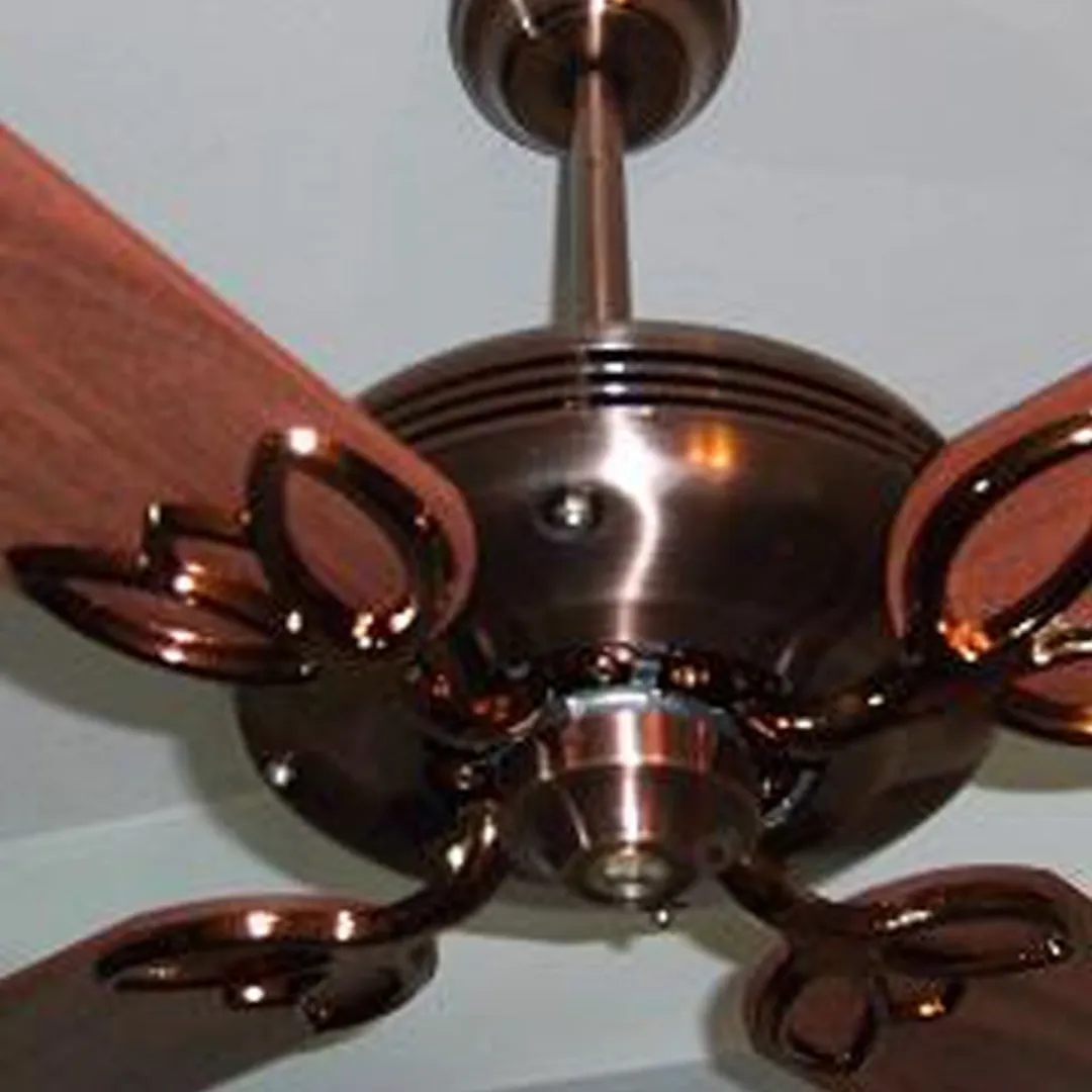 VENTILADOR DE TECHO COBRE VIEJO CON PALAS DE MADERA