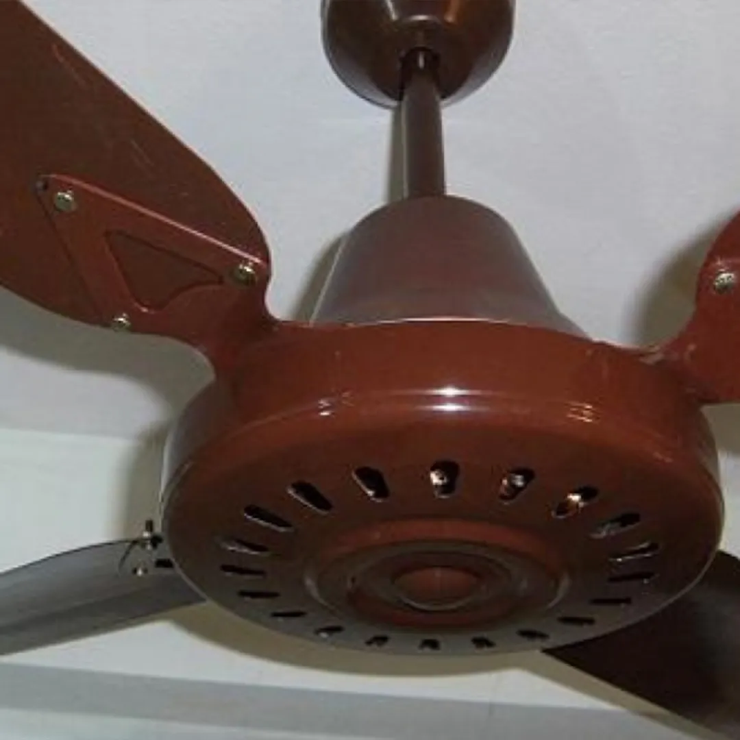 VENTILADOR DE TECHO MARRÓN